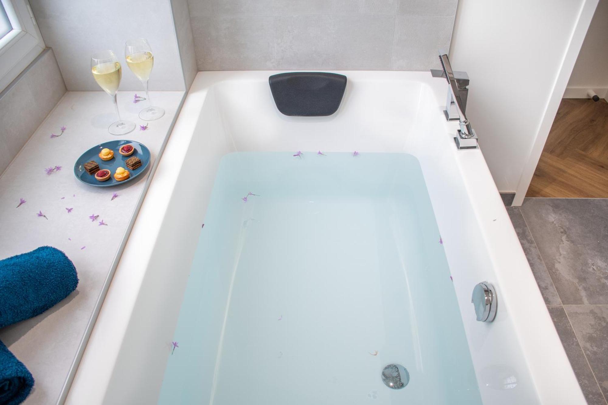 L'Appartement Des Ducs Avec Baignoire Double Nantes Exteriér fotografie